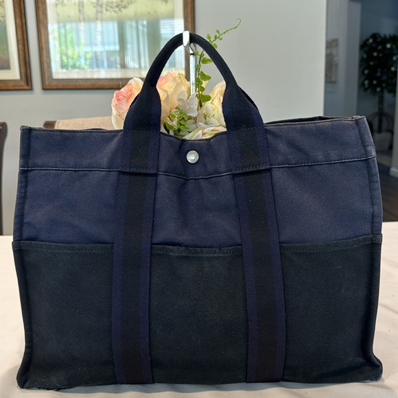 Authentic Hermes tote bag - Picture 2 of 13